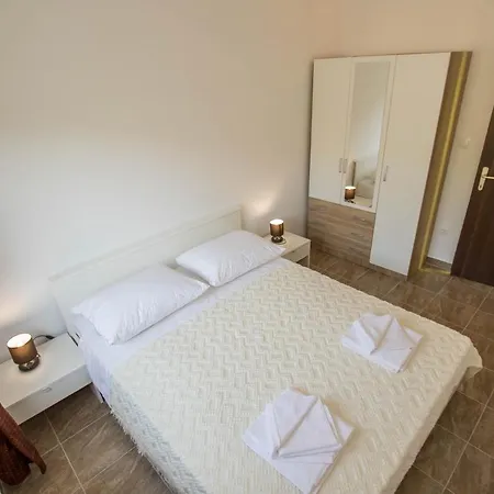 Apartment Andrea Trogir